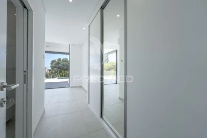 Moradia T4 para Venda em Albufeira e Olhos de Água