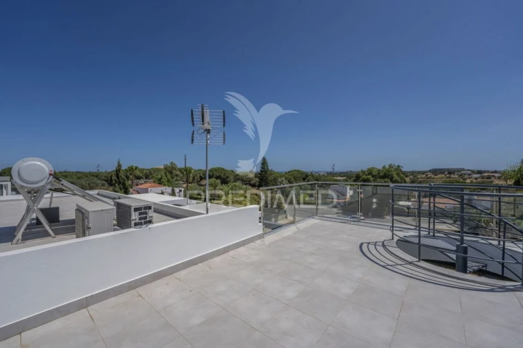 Moradia T4 para Venda em Albufeira e Olhos de Água Foto 27