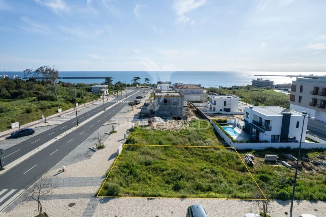 Terreno para Venda em Sines Foto 2