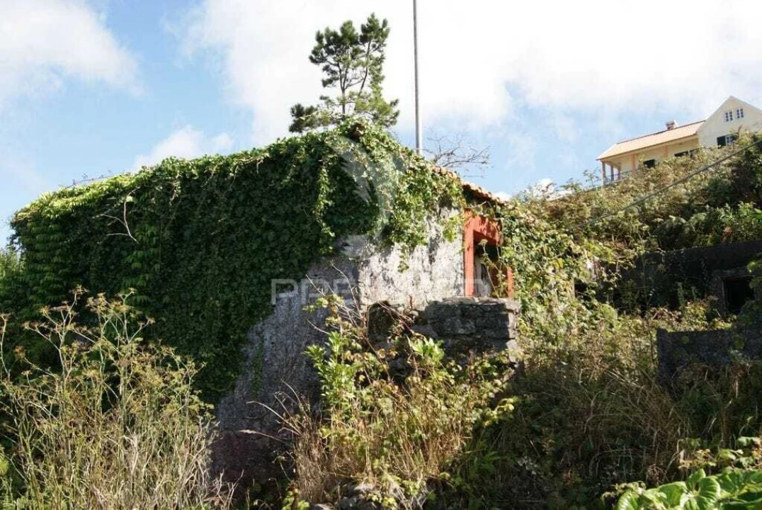 Moradia T2 para Venda em Achadas da Cruz Foto 2