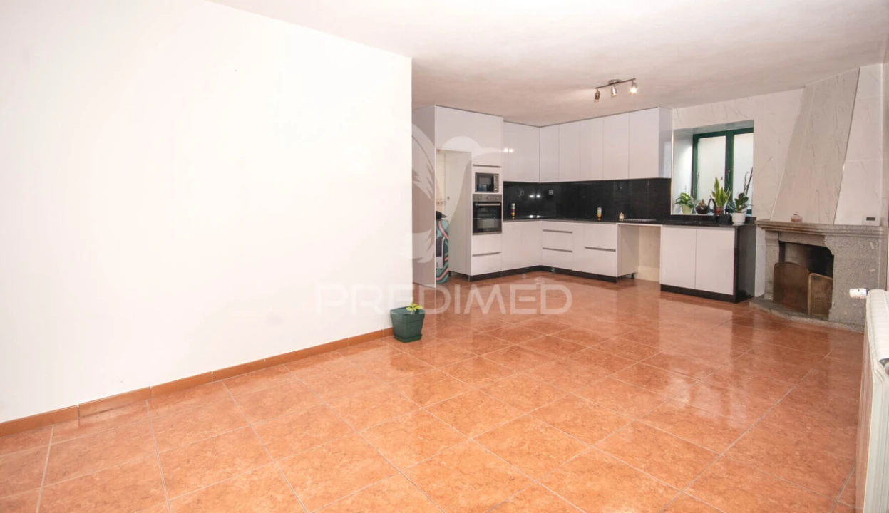 Moradia T3 para Venda em Freixo de Numão Foto 2