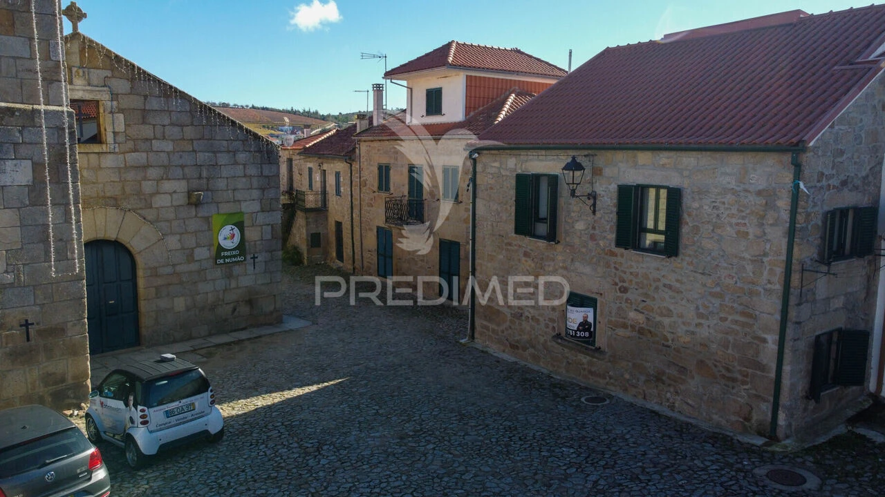 Moradia T3 para Venda em Freixo de Numão Foto 21