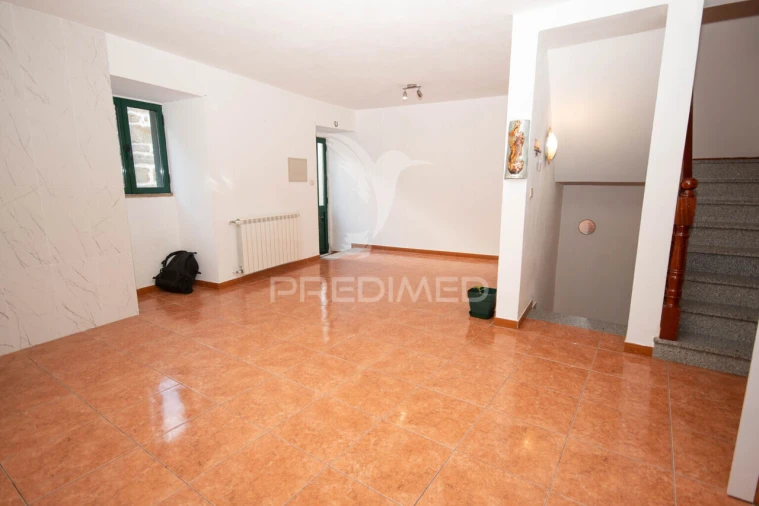Moradia T3 para Venda em Freixo de Numão Foto 3