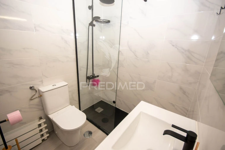 Moradia T3 para Venda em Freixo de Numão Foto 7