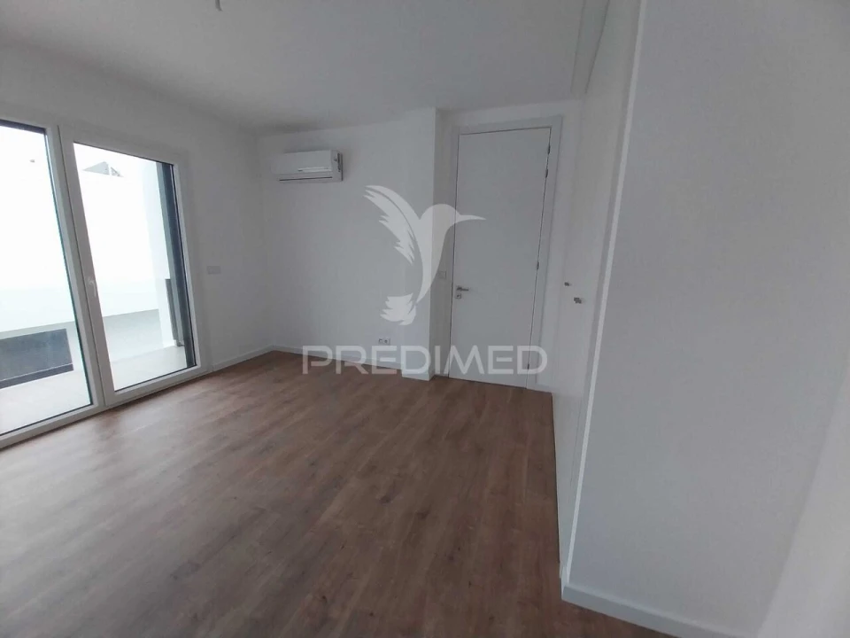 Moradia T5 para Venda em Nossa Sra de Fatima Foto 24