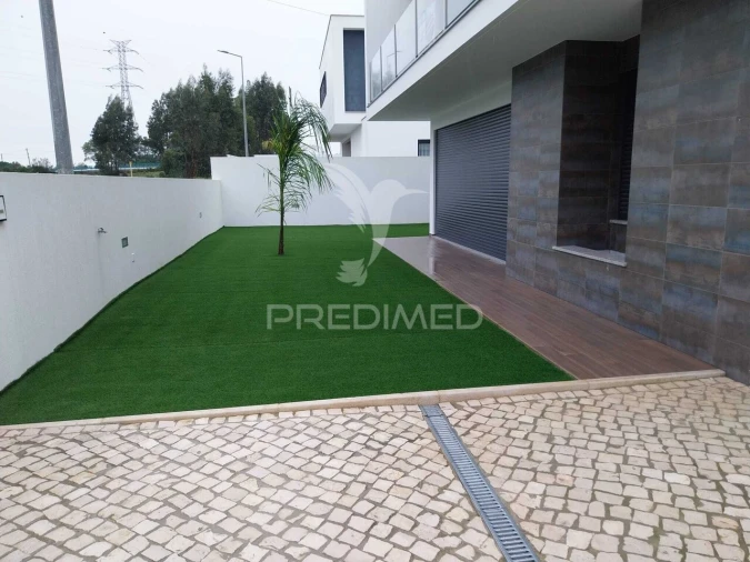 Moradia T5 para Venda em Nossa Sra de Fatima Foto 2