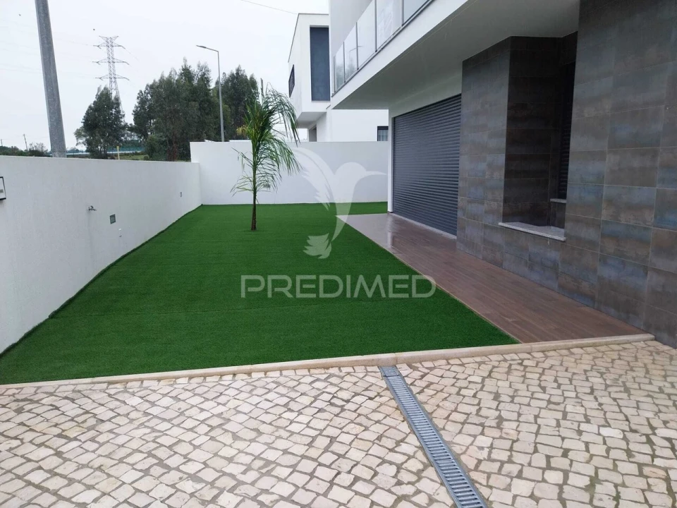 Moradia T5 para Venda em Nossa Sra de Fatima Foto 2