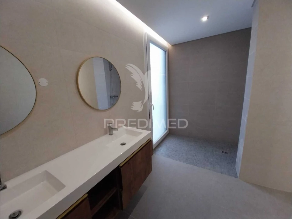 Moradia T5 para Venda em Nossa Sra de Fatima Foto 40