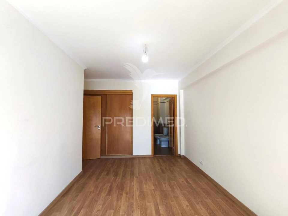 Apartamento T3 para Venda em Rio de Mouro Foto 9