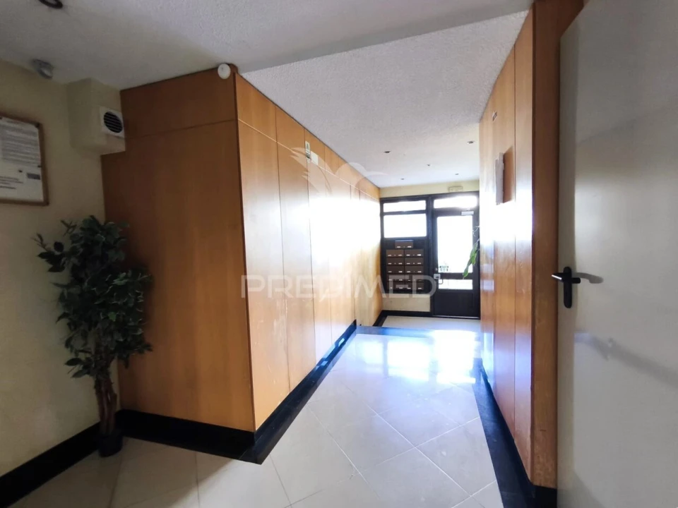 Apartamento T3 para Venda em Rio de Mouro Foto 24