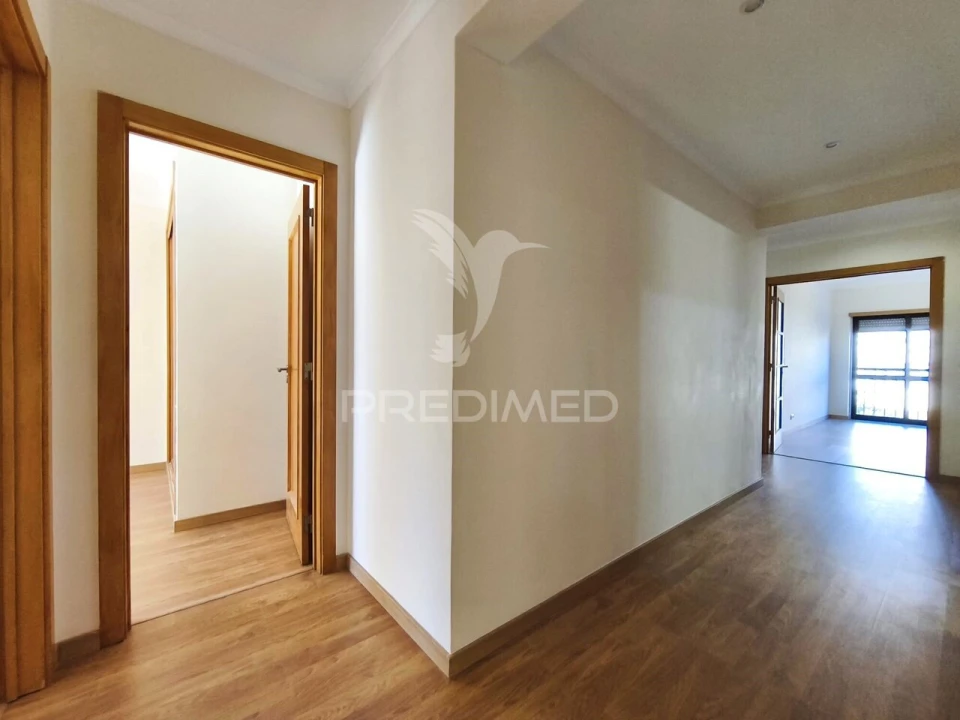 Apartamento T3 para Venda em Rio de Mouro Foto 14
