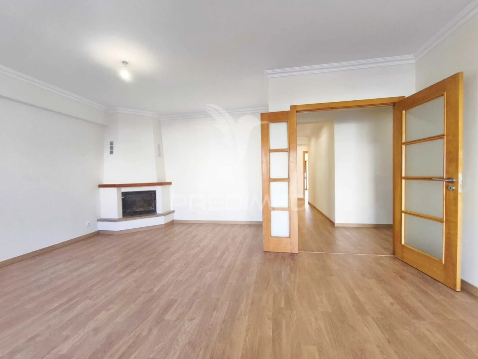 Apartamento T3 para Venda em Rio de Mouro Foto 17