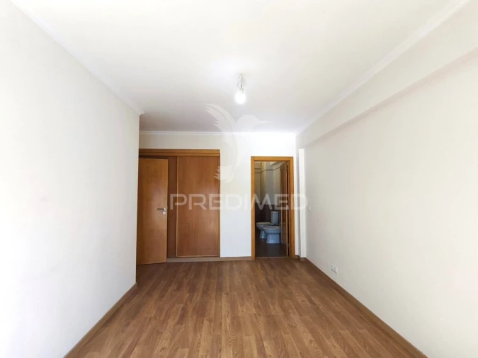 Apartamento T3 para Venda em Rio de Mouro Foto 9