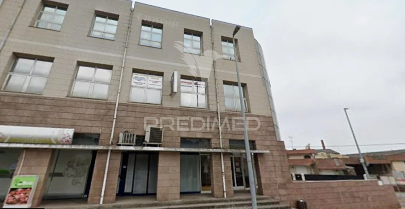 Loja para Venda em Santa Maria de Lamas Foto 3