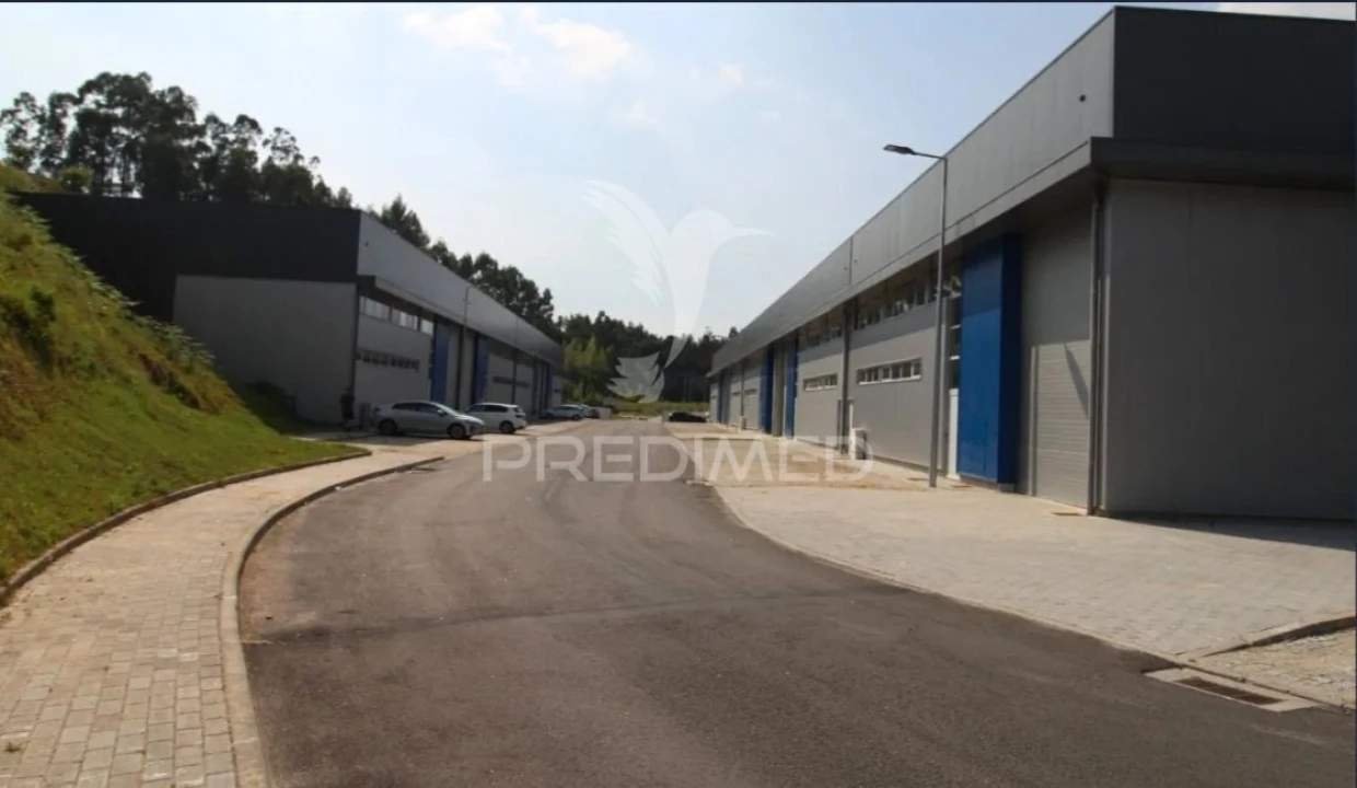 Armazém para Arrendamento em Azurem Foto 1