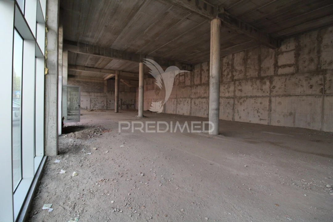 Armazém para Arrendamento em Azurem Foto 3