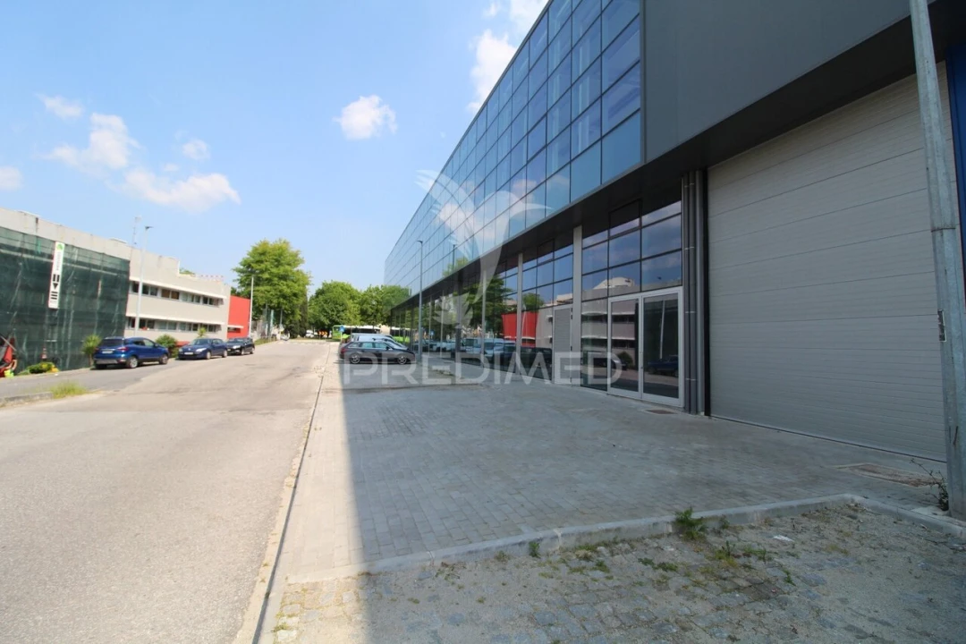 Armazém para Arrendamento em Azurem Foto 2