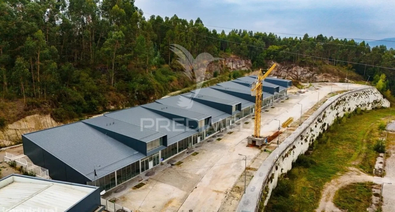 Armazém para Arrendamento em Azurem Foto 4