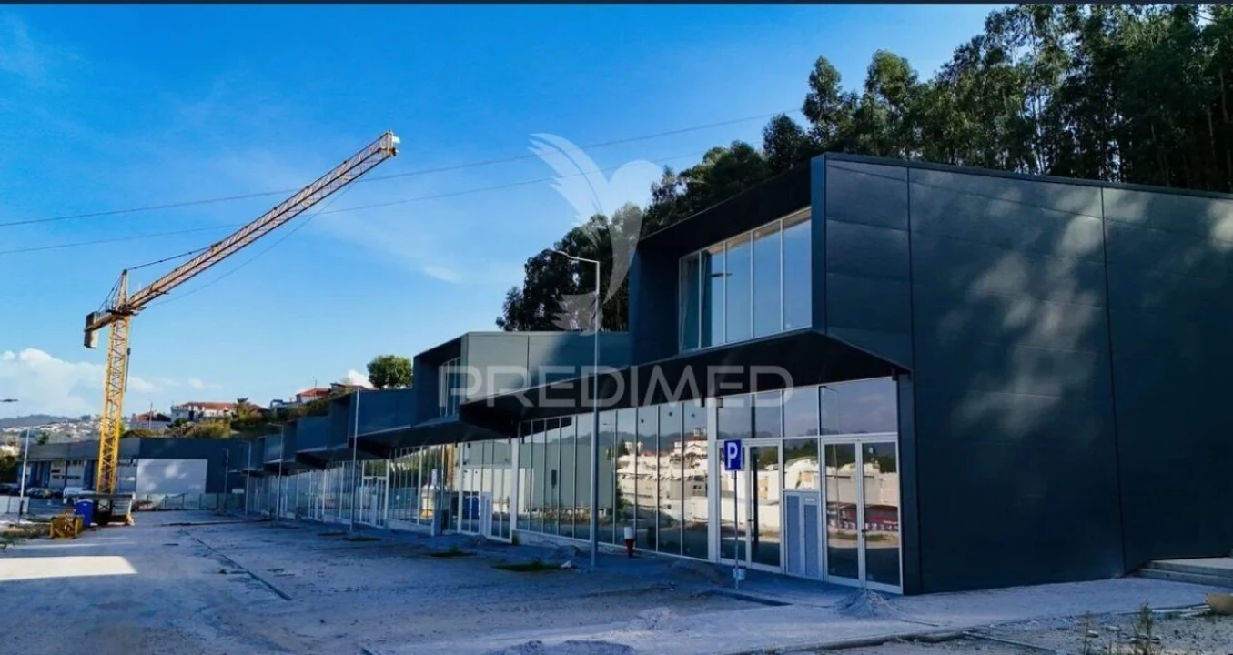 Armazém para Arrendamento em Azurem Foto 1