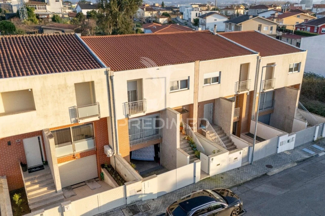 Moradia T3 para Venda em Soutelo Foto 32