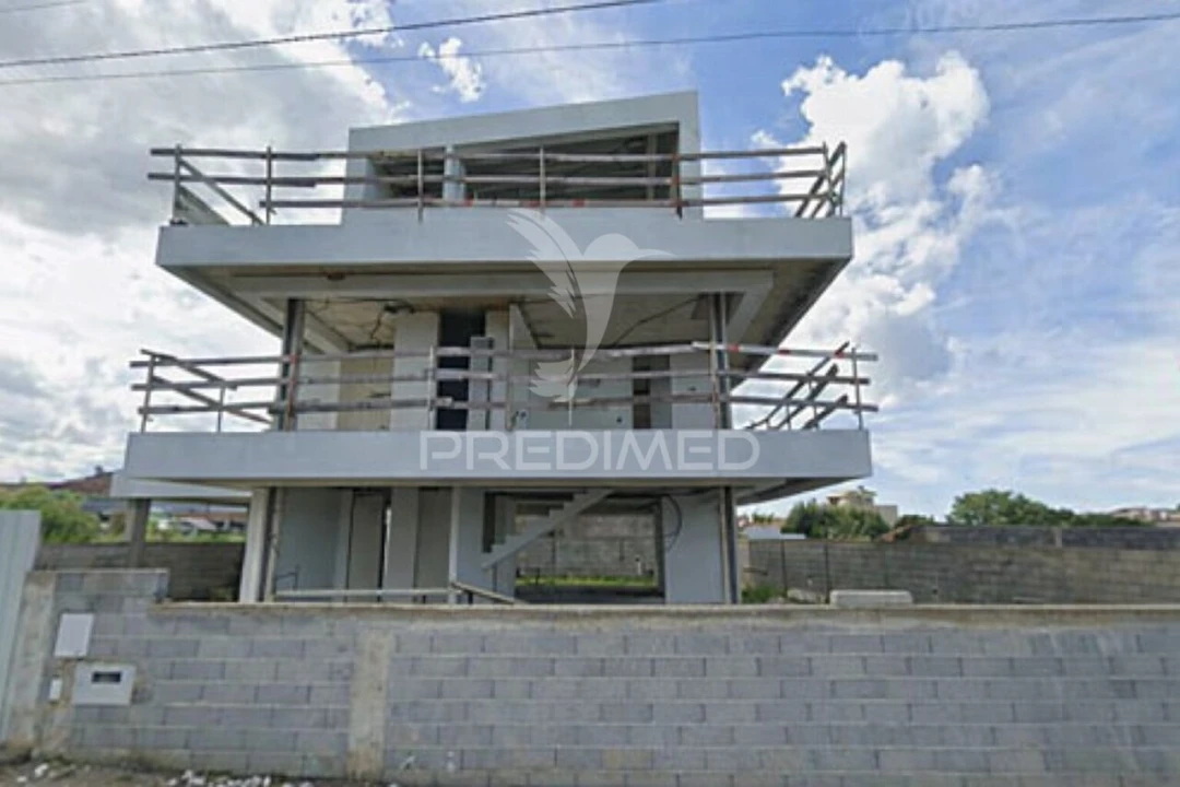 Moradia T3 para Venda em Arcozelo Foto 1