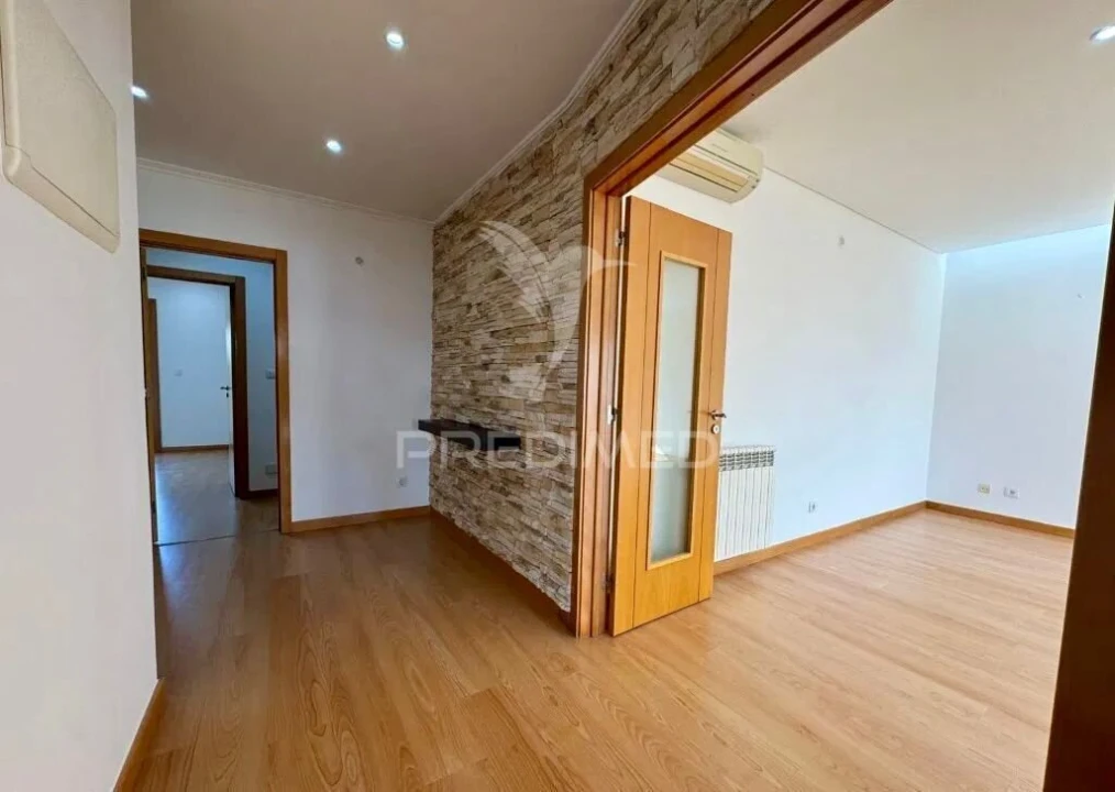 Apartamento T3 para Venda em Odivelas Foto 3