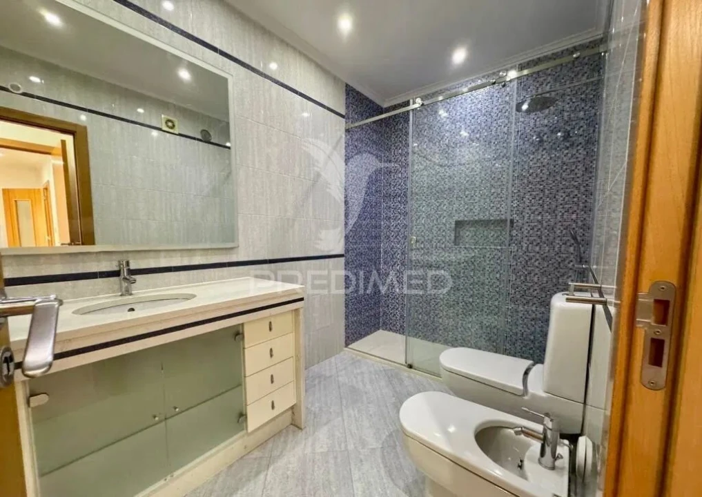 Apartamento T3 para Venda em Odivelas Foto 16