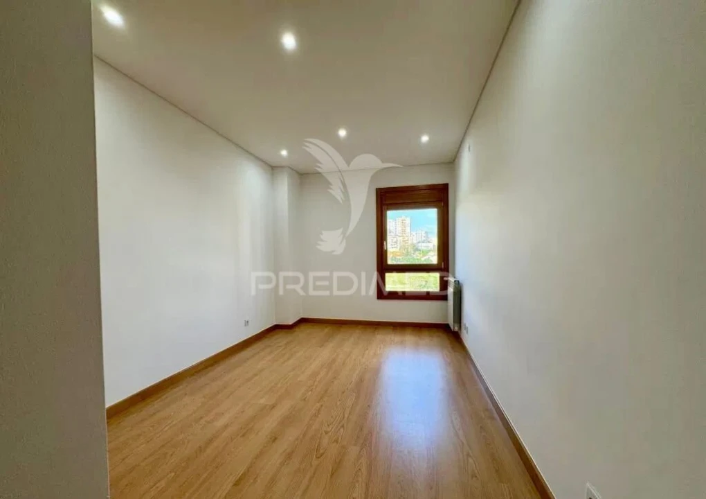 Apartamento T3 para Venda em Odivelas Foto 21
