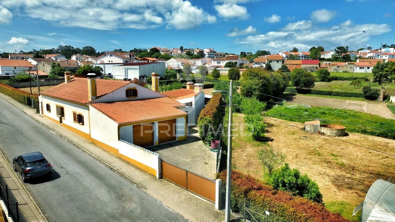 Moradia T4 para Venda em São Teotónio Foto 32