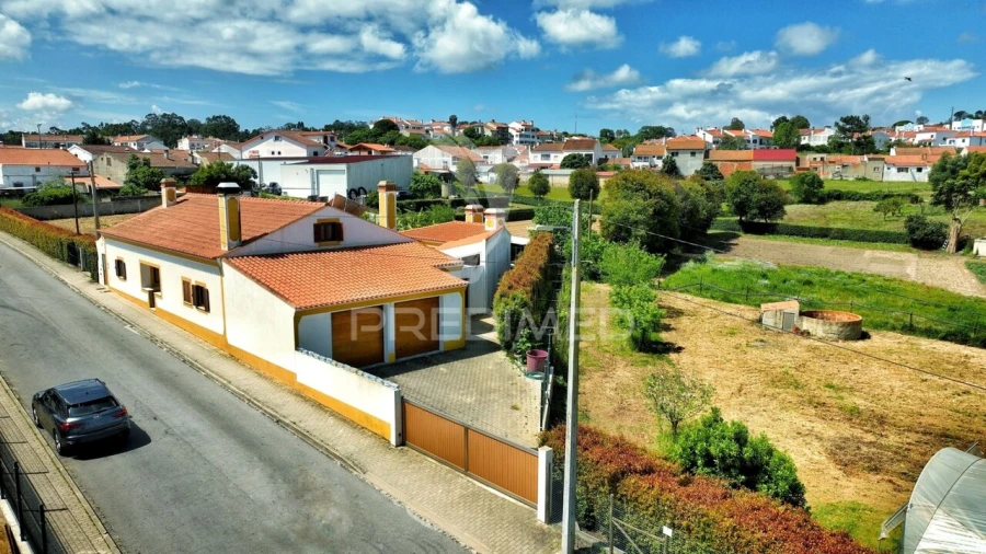 Moradia T4 para Venda em São Teotónio Foto 32