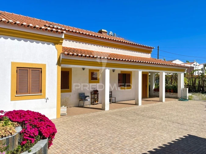 Moradia T4 para Venda em São Teotónio Foto 1