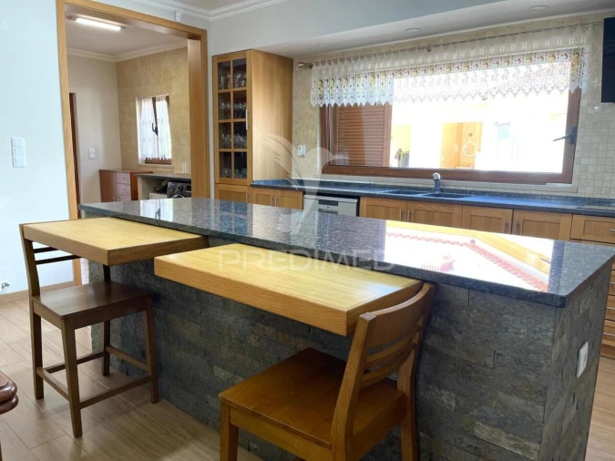 Moradia T4 para Venda em São Teotónio Foto 9