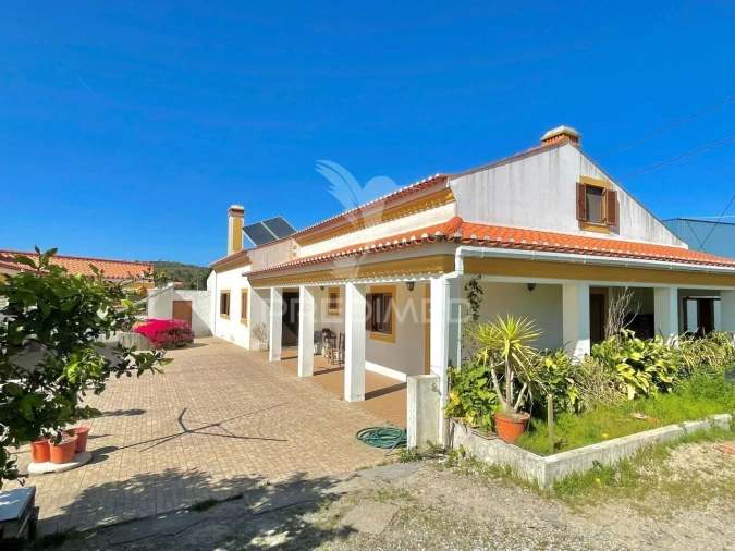 Moradia T4 para Venda em São Teotónio Foto 3