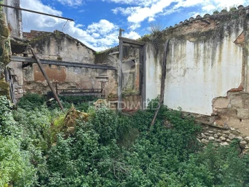 Prédio para Venda em Alcanhões