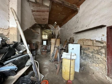 Prédio para Venda em Alcanhões