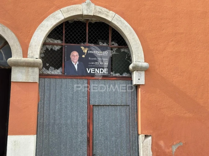 Prédio para Venda em Alcanhões Foto 4