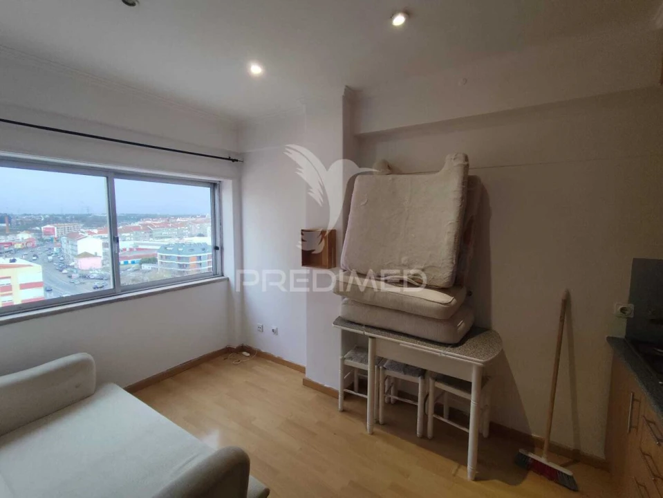 Apartamento T0 para Venda em Amora Foto 2