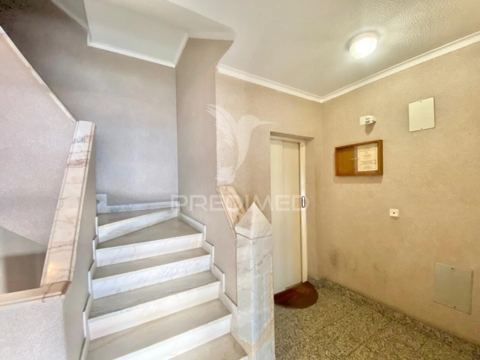 Apartamento T2 para Venda em Santa Clara Foto 30