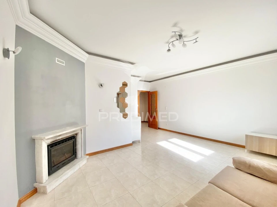 Apartamento T2 para Venda em Santa Clara Foto 3