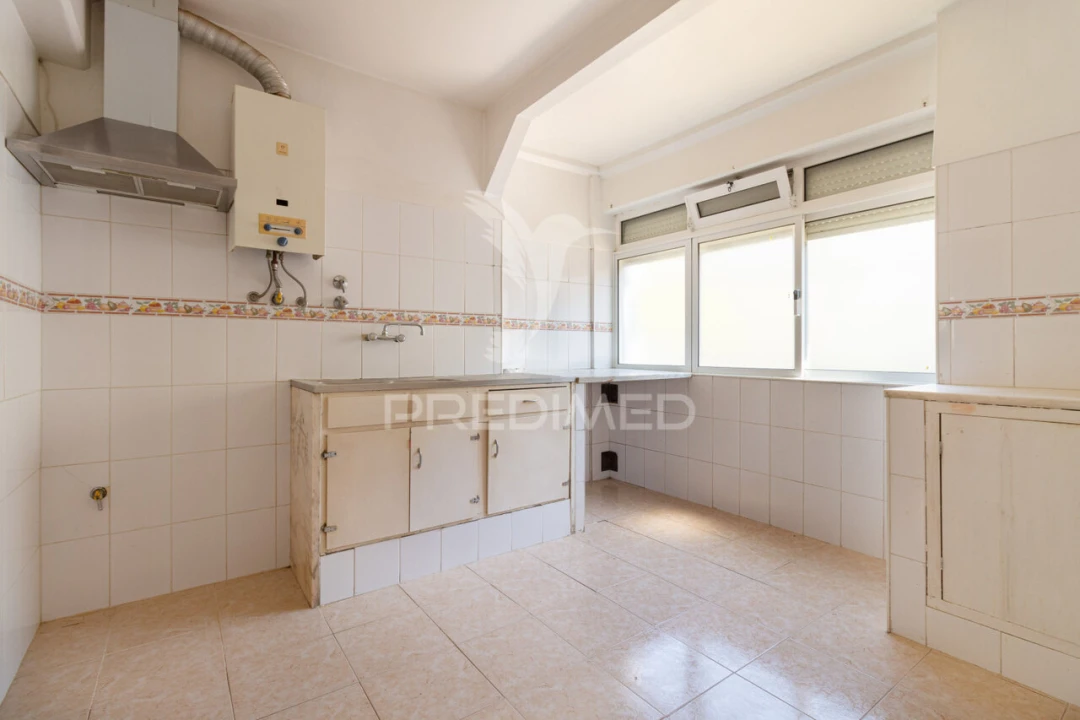 Apartamento T3 para Venda em São Domingos de Benfica Foto 12