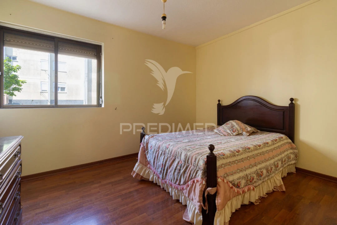 Apartamento T3 para Venda em São Domingos de Benfica Foto 21