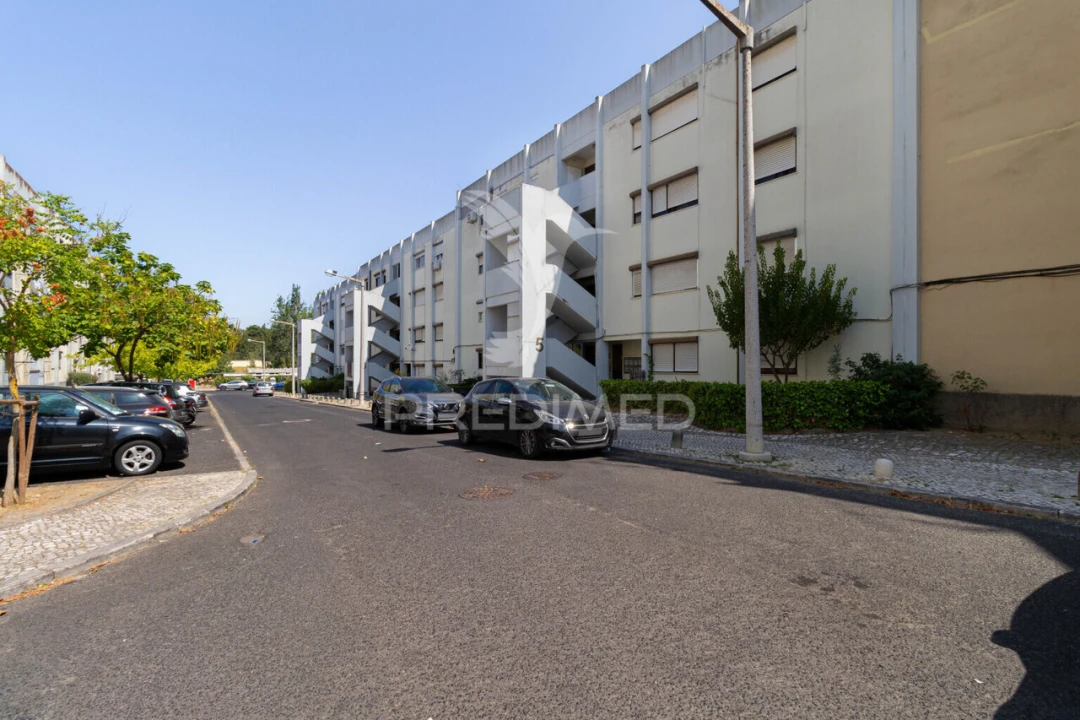 Apartamento T3 para Venda em São Domingos de Benfica Foto 8