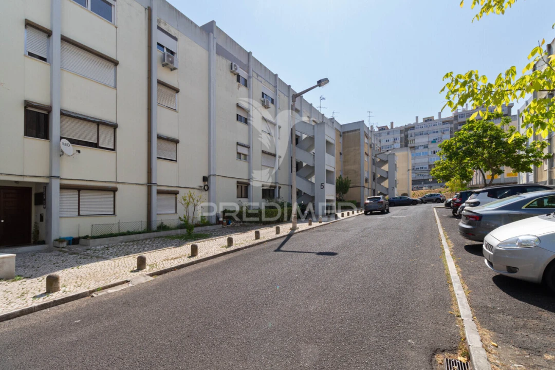 Apartamento T3 para Venda em São Domingos de Benfica Foto 23