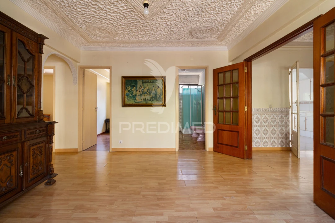 Apartamento T3 para Venda em São Domingos de Benfica Foto 4