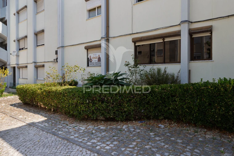 Apartamento T3 para Venda em São Domingos de Benfica Foto 24