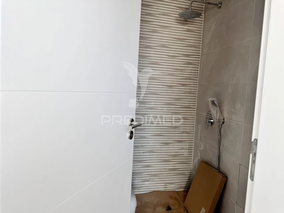 Moradia T4 para Venda em Fernao Ferro Foto 15