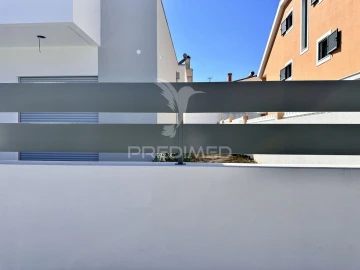 Moradia T4 para Venda em Fernao Ferro
