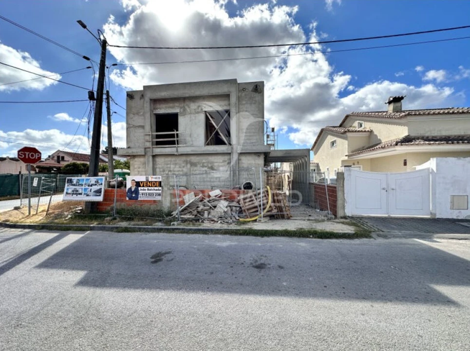 Moradia T4 para Venda em Fernao Ferro Foto 2