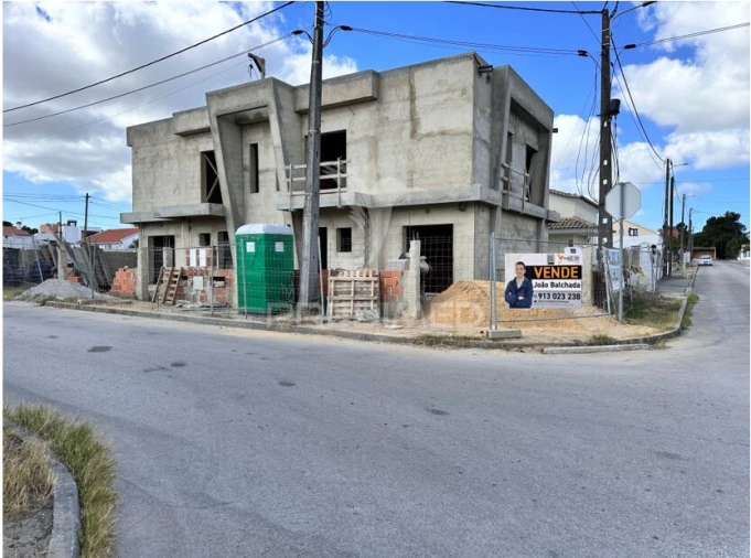 Moradia T4 para Venda em Fernao Ferro Foto 4
