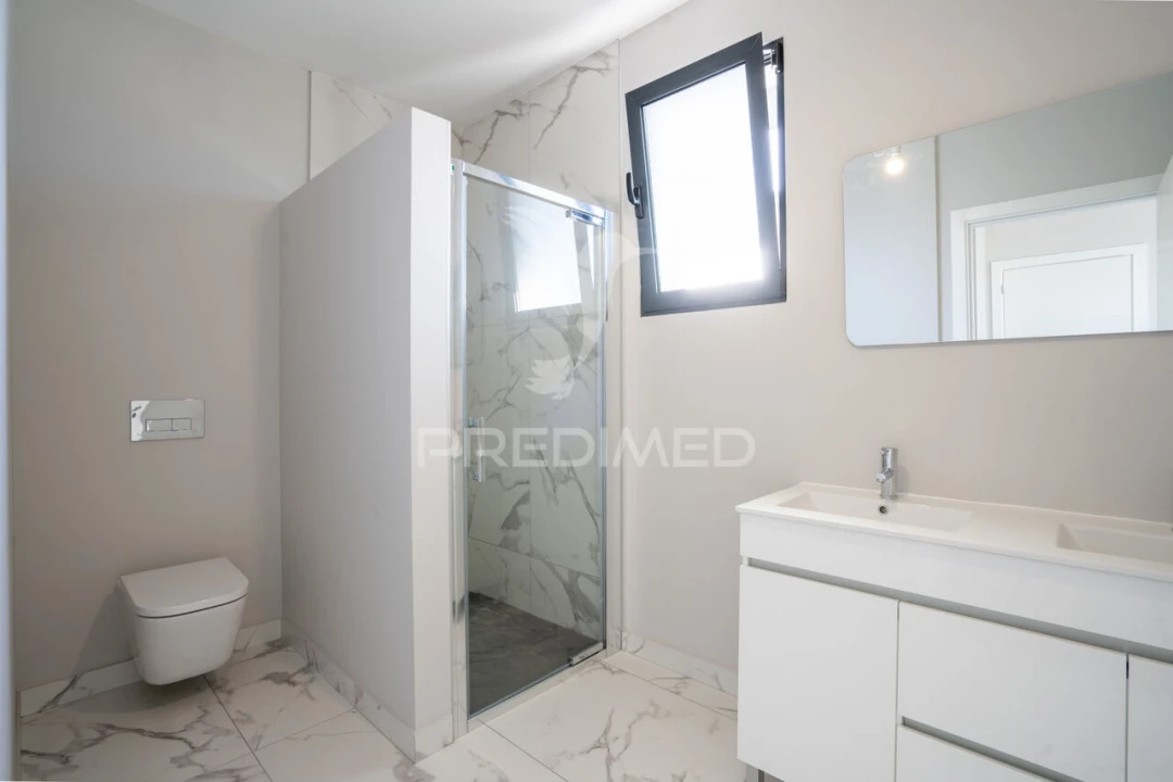 Moradia T3 para Venda em São Roque Foto 13